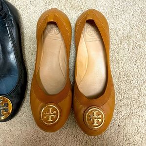 Tory Burch reva flat with elasticed band